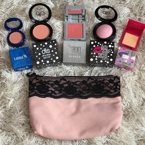 Cosmetic Bag and Blush/ Highlight Bundle (5)